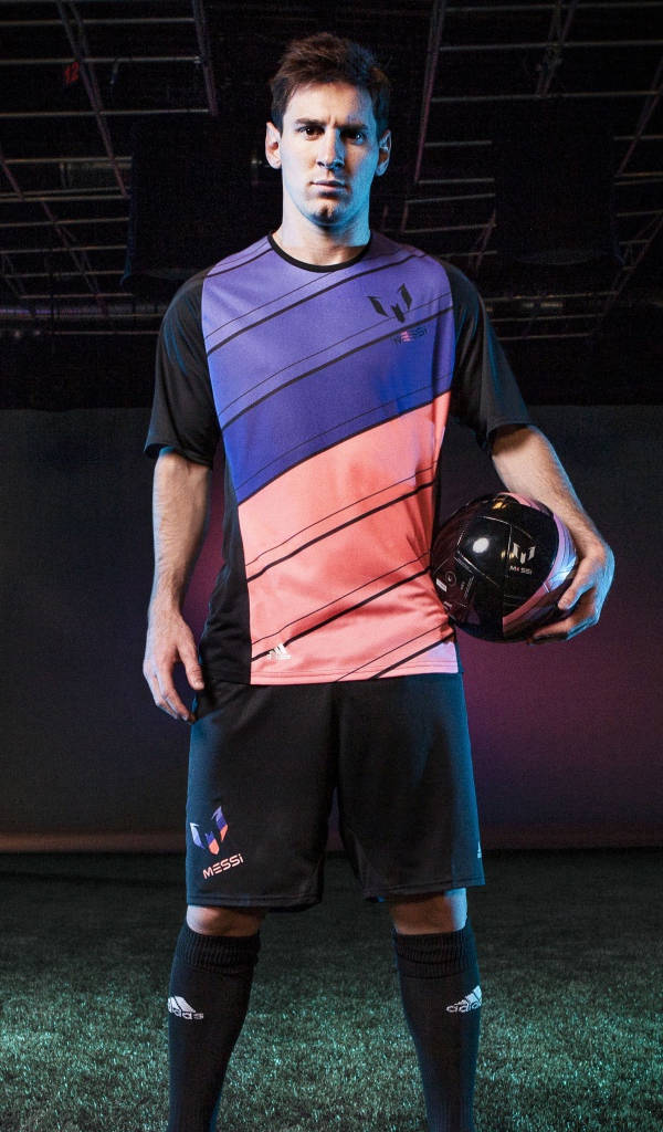Футболист Лионель Месси в  фотостудии