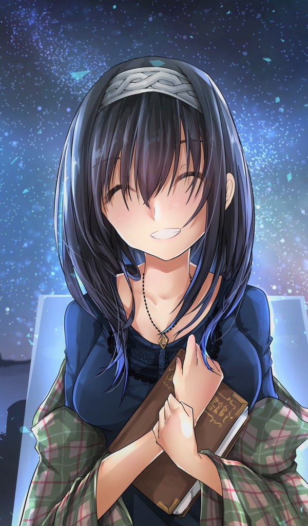 Улыбающаяся девушка аниме с книгой в руках