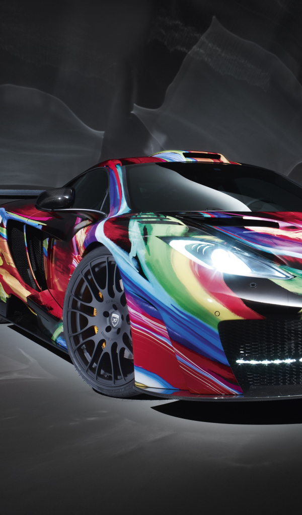 Спортивный автомобиль Hamann MemoR с разноцветной графикой