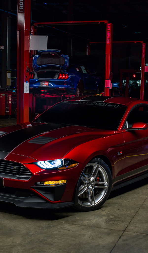 Красный автомобиль Roush RS2 Side View, 2018 года