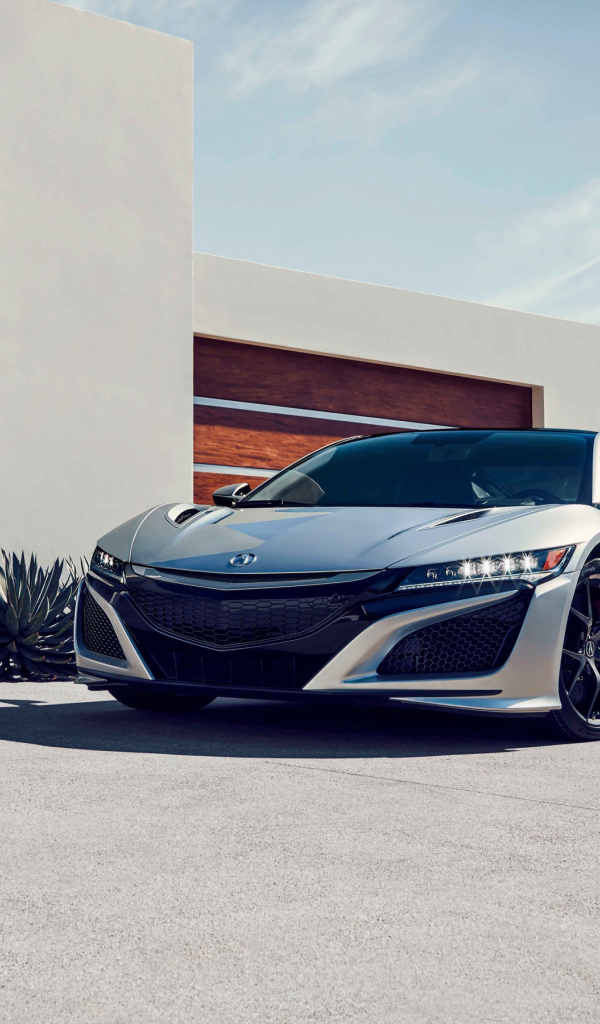Серебристый спортивный автомобиль Acura NSX, 2019