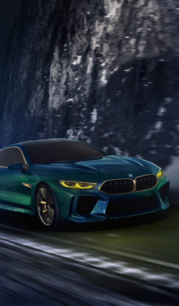 Зеленый автомобиль Bmw Concept M8 