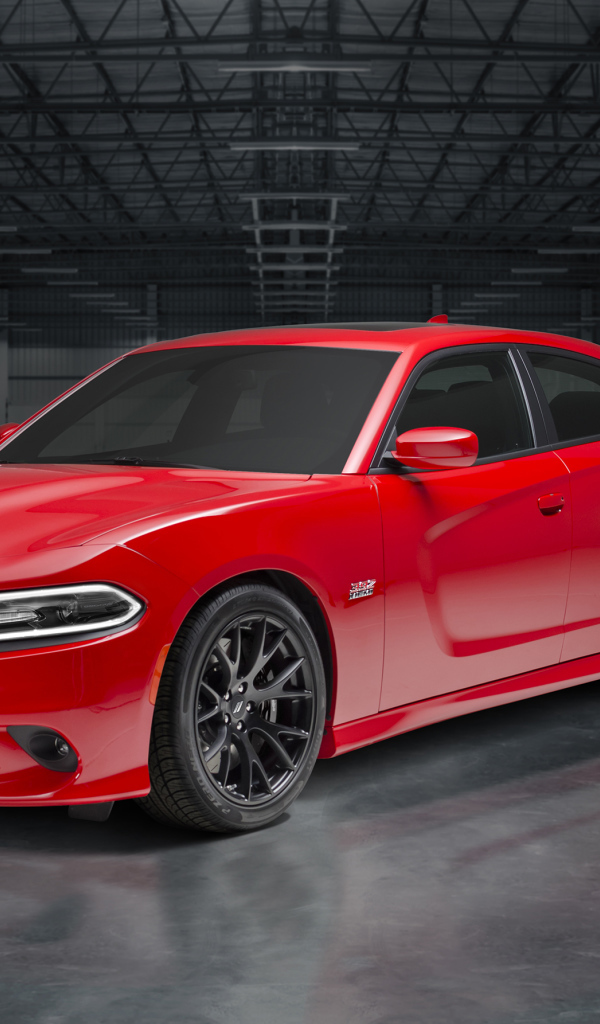 Красный быстрый автомобиль Dodge Charger, 2019