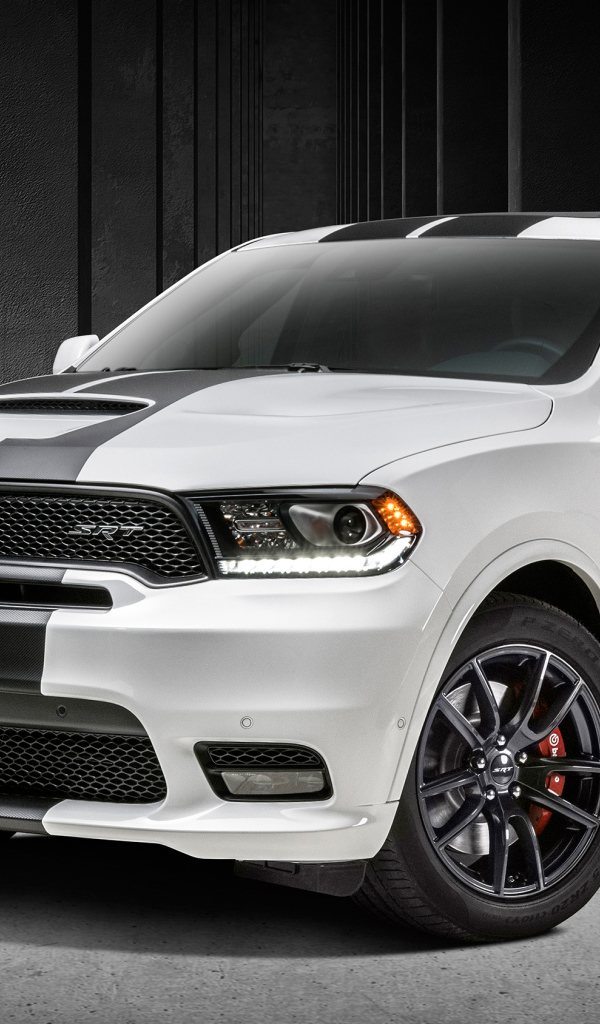 Белый внедорожник Dodge Durango SRT, 2018