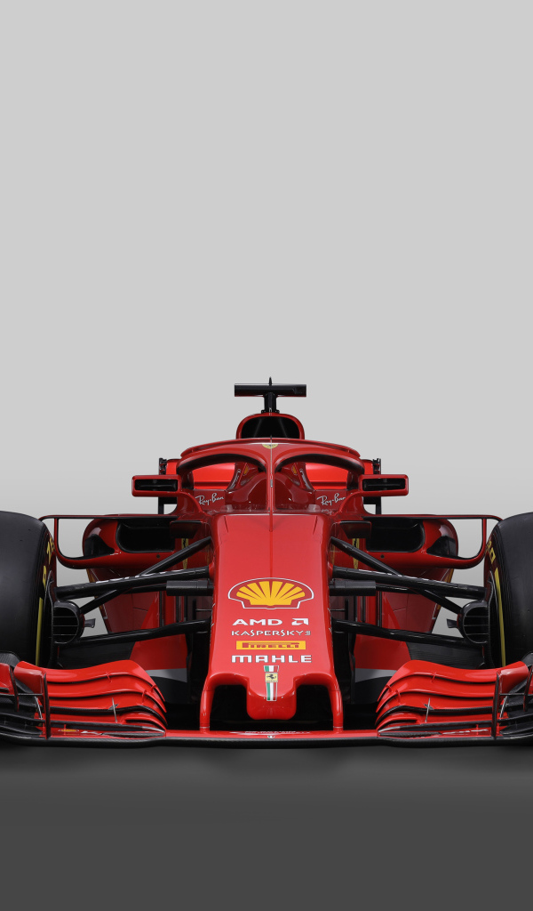Гоночный автомобиль Ferrari SF71H,  2018 года вид спереди