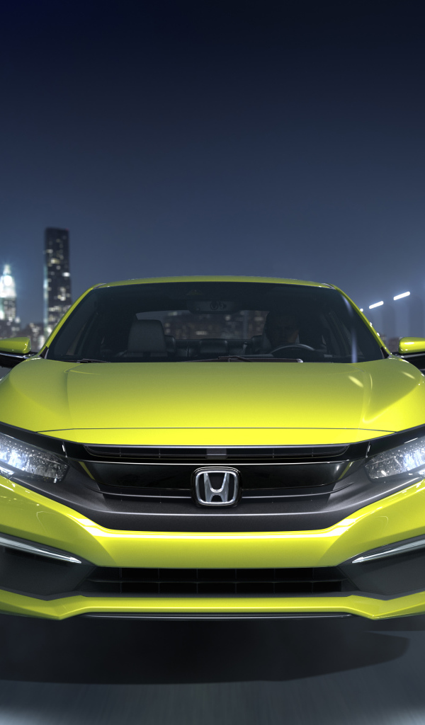 Желтый автомобиль  Honda Civic, 2019 на фоне города