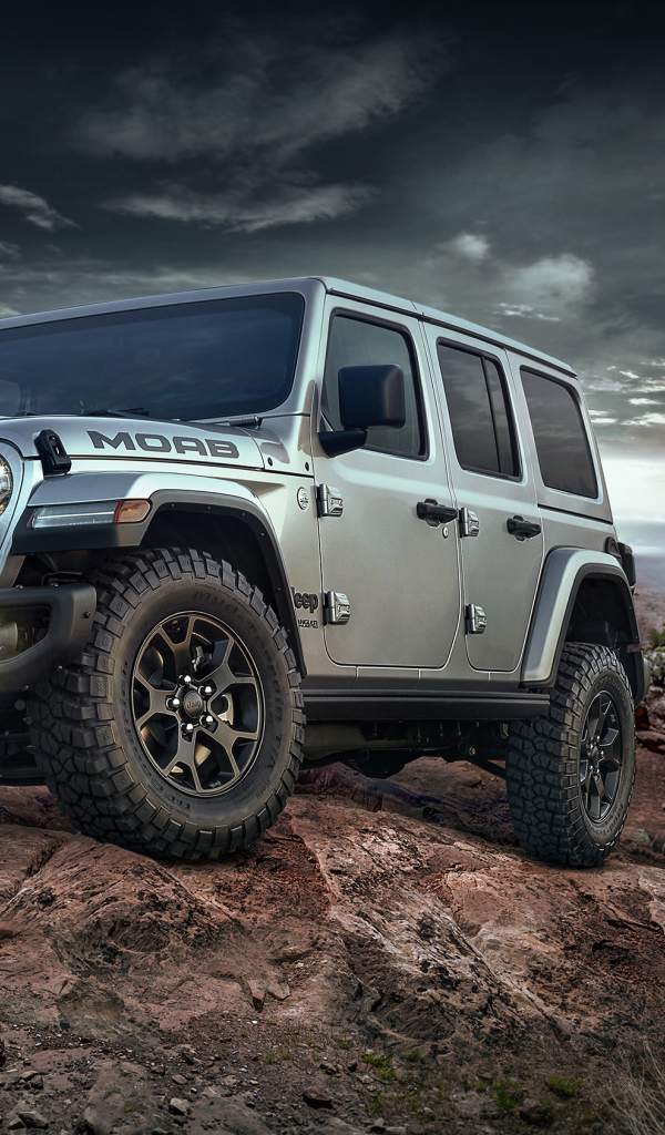 Внедорожник Jeep Wrangler, 2018 в горах 