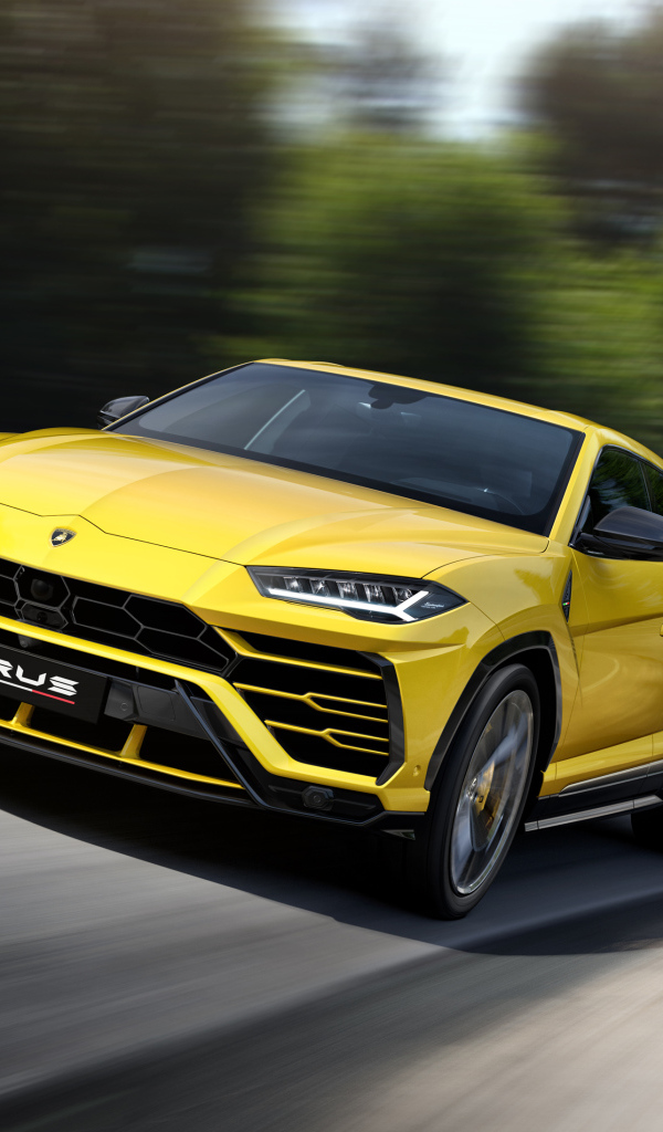 Желтый внедорожник  Lamborghini Urus, 2018