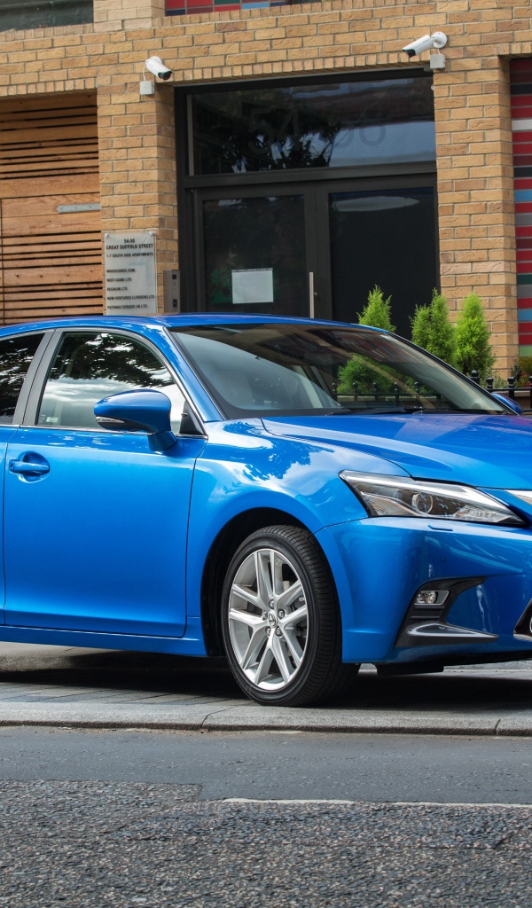 Голубой автомобиль Lexus  CT 200h, 2017