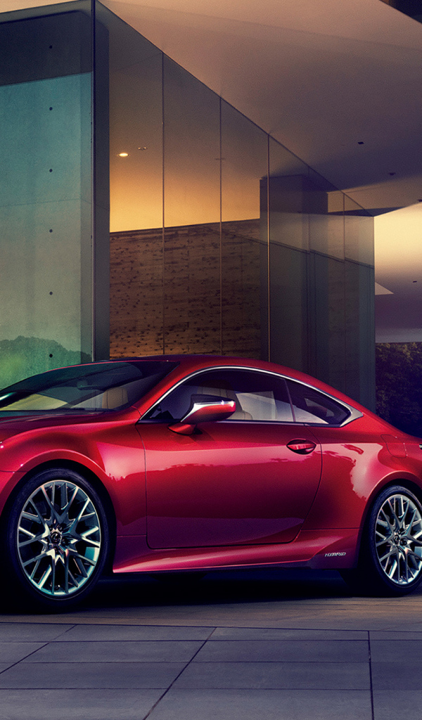 Красны стильный автомобиль Lexus RC 300h 2018 года