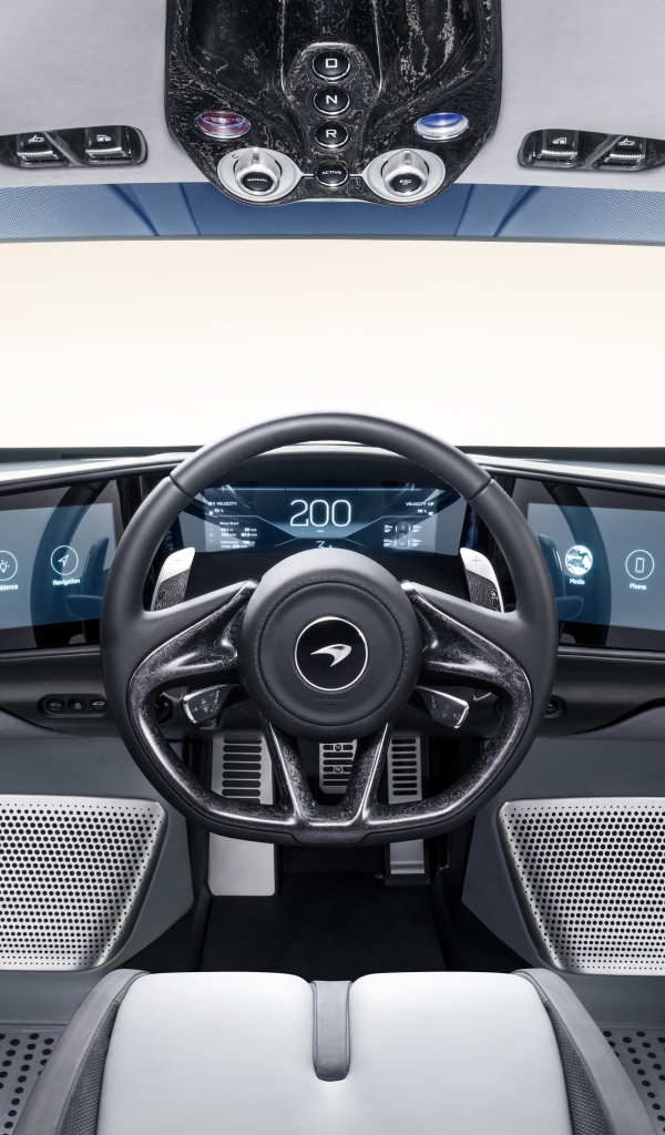 Серый салон автомобиля McLaren Speedtail, 2019 года