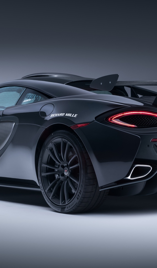 Гоночный автомобиль McLaren MSO X, 2018 вид сзади