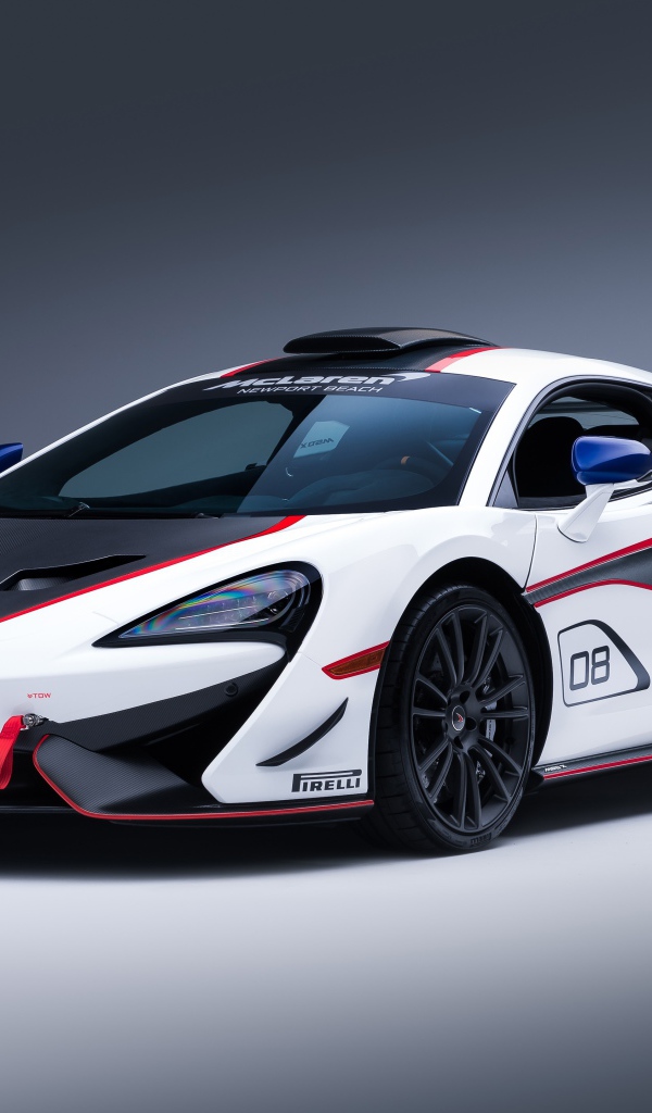 Спортивный автомобиль McLaren MSO X, 2018 на сером фоне