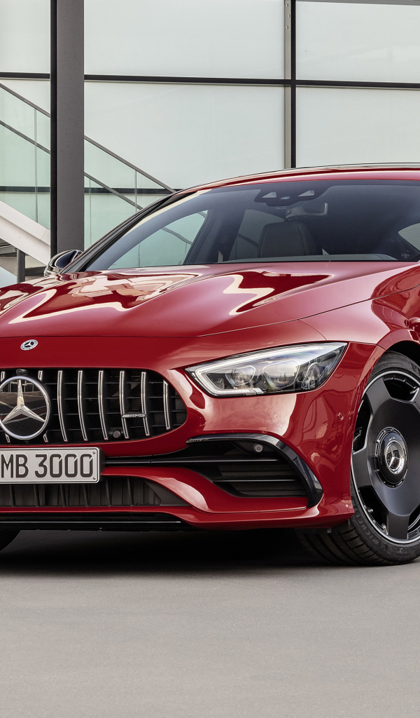 Бордовый автомобиль Mercedes AMG GT43 2019 года