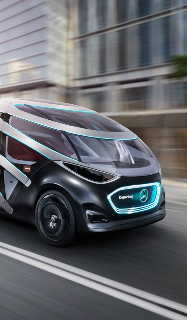 Футуристический автомобиль Mercedes-Benz Vision Urbanetic на улице города