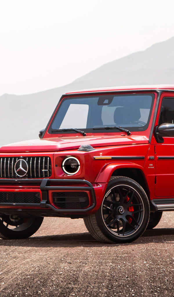 Красный внедорожник Mercedes-Benz G63 AMG 2018