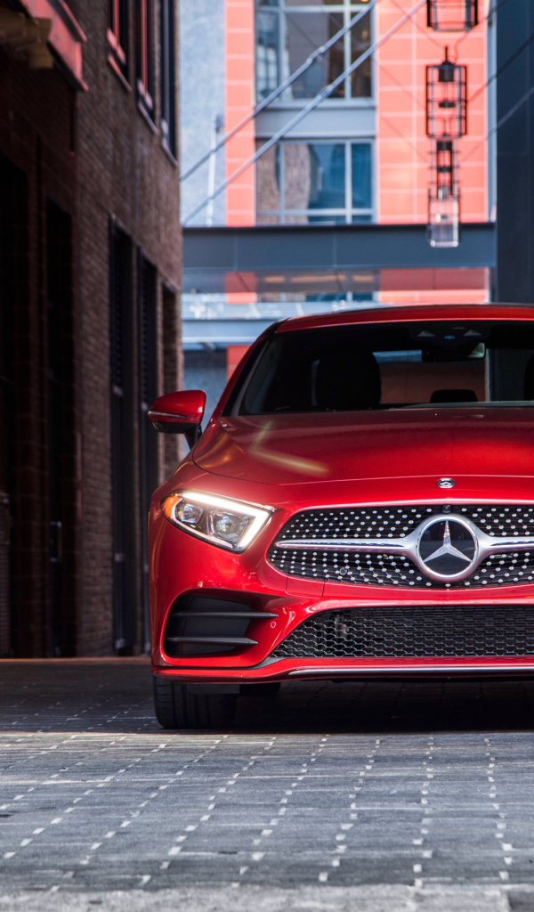 Красный автомобиль Mercedes-Benz CLS 450 AMG Line, 2019