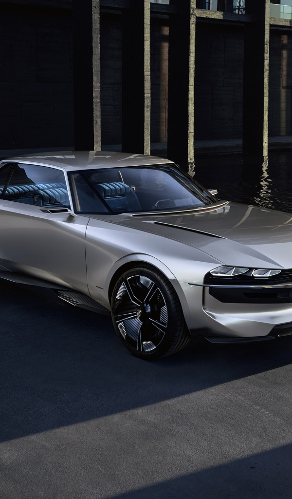 Стильный серебристый автомобиль Peugeot e-Legend Concept, 2018