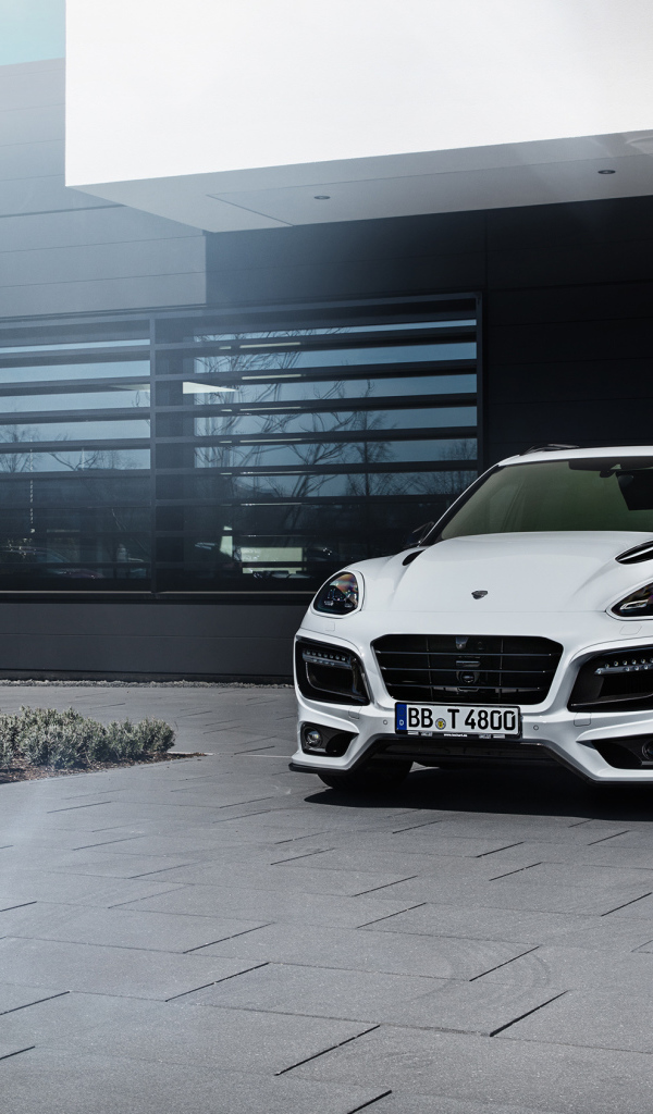 Белый автомобиль Porsche techart magnum sport 30 years