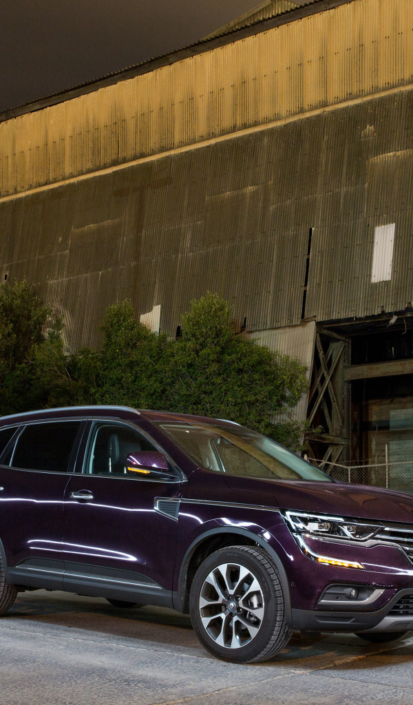 Фиолетовый внедорожник Renault Koleos