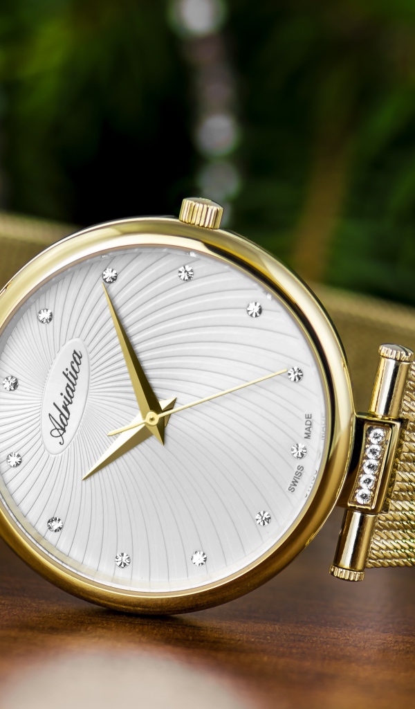 Дорогие женские швейцарские часы Adriatica