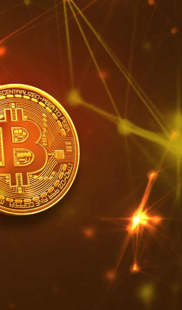 Две золотые монеты биткоин на фоне виртуальных лучей 