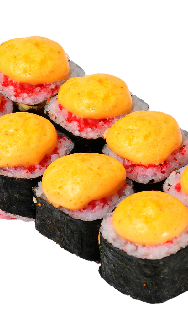 Аппетитные суши на белом фоне 