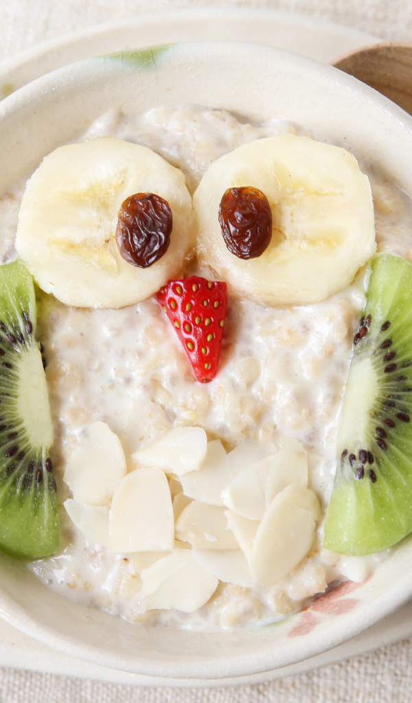 Креативное украшение детского завтрака в виде совы