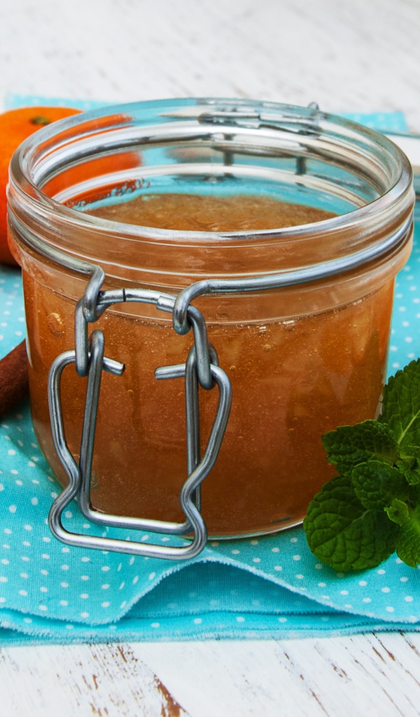 Апельсиновый джем с корицей на салфетке