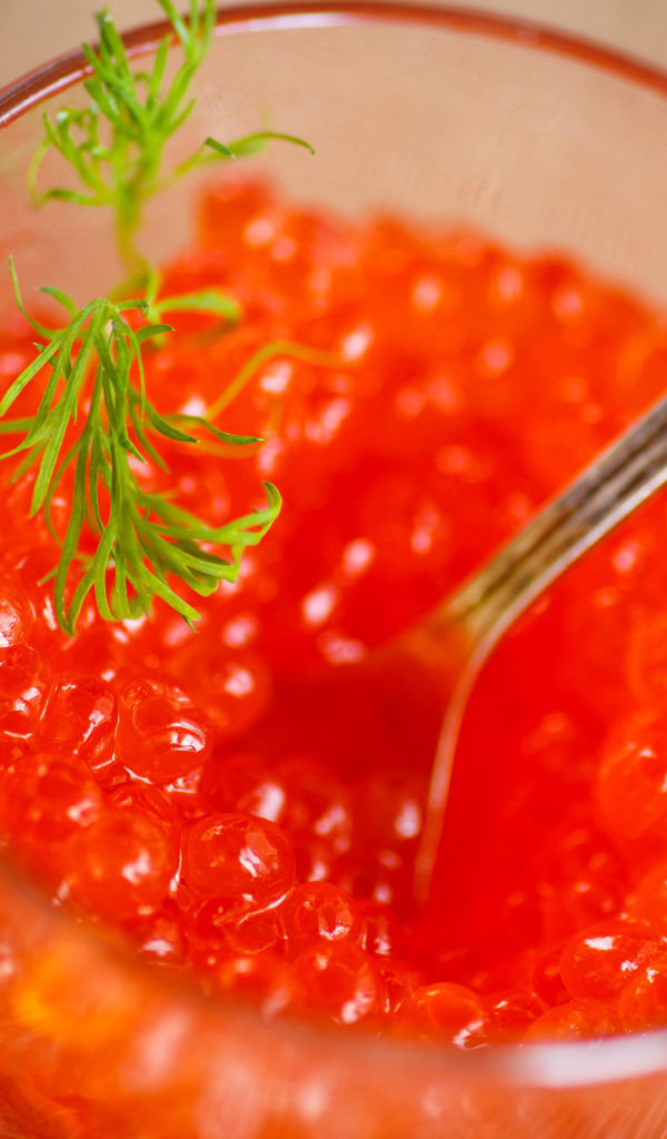 Красная икра в баночке с вилкой 