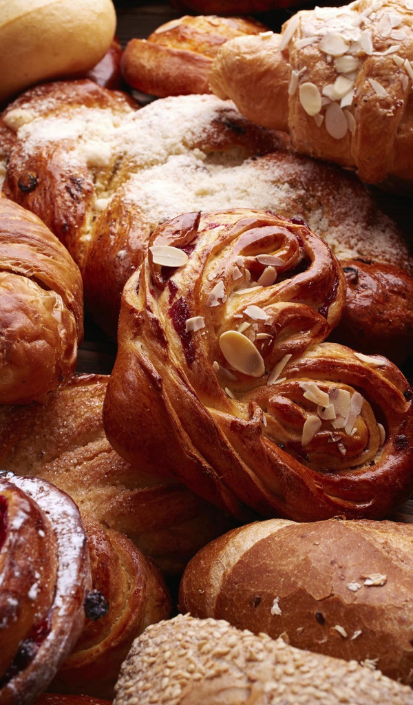 Свежая аппетитная выпечка крупным планом