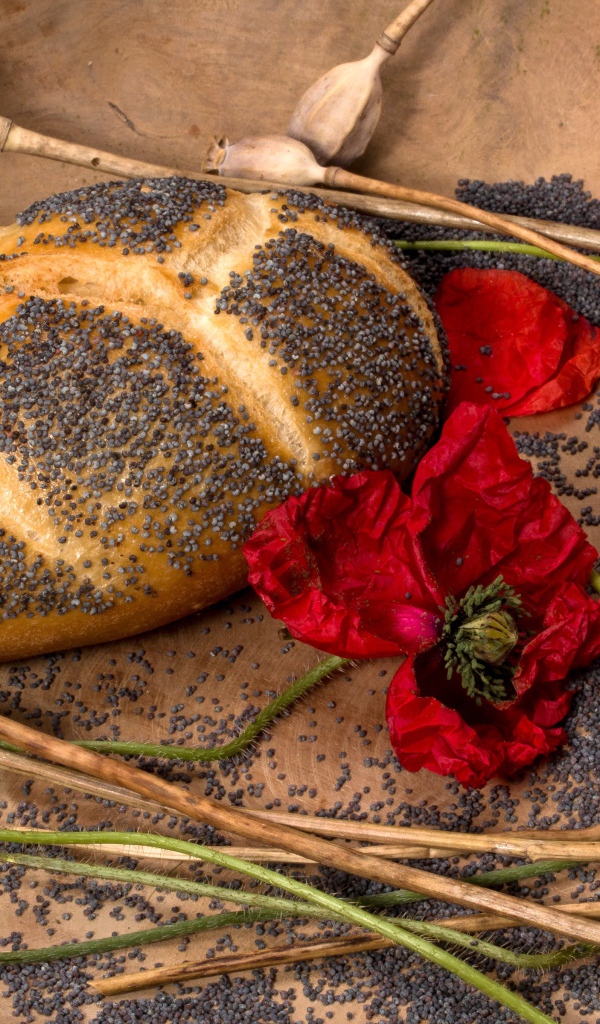 Свежий хлеб с маком 