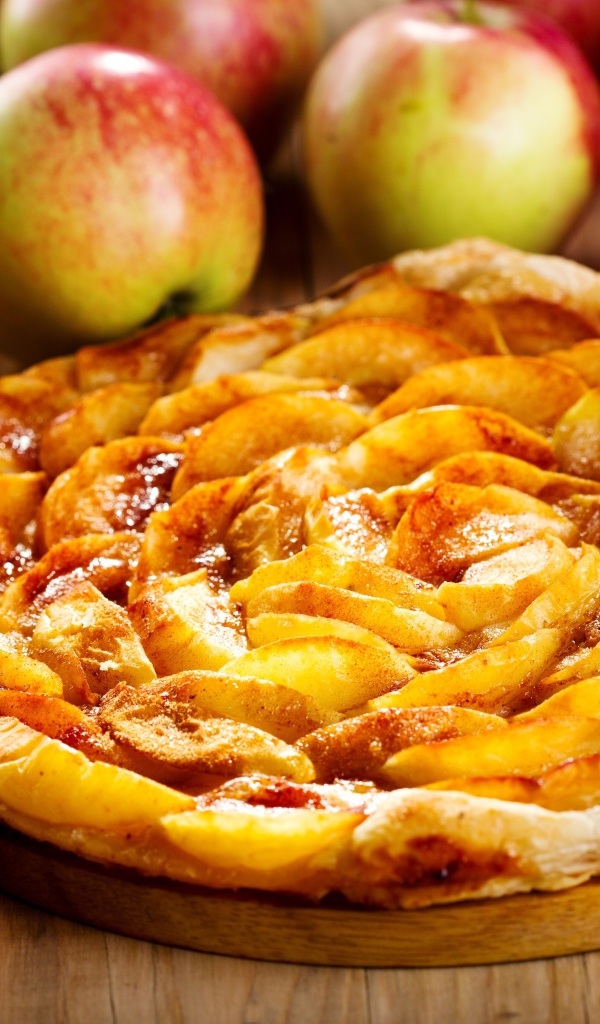 Аппетитный сладкий пирог с яблоками