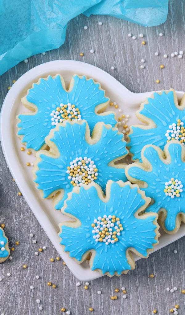 Красивое праздничное печенье с голубой глазурью