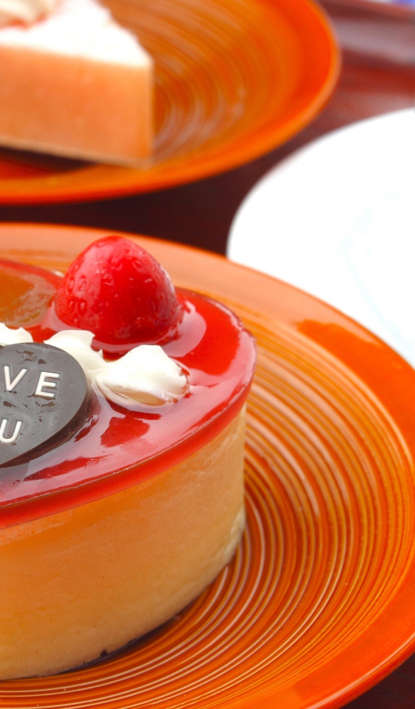 Аппетитное пирожное желе с шоколадным сердечком