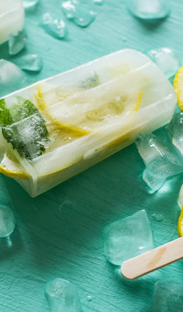 Мороженое фруктовый лед с лимоном 