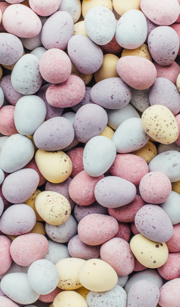 Разноцветные шоколадные конфеты камешки