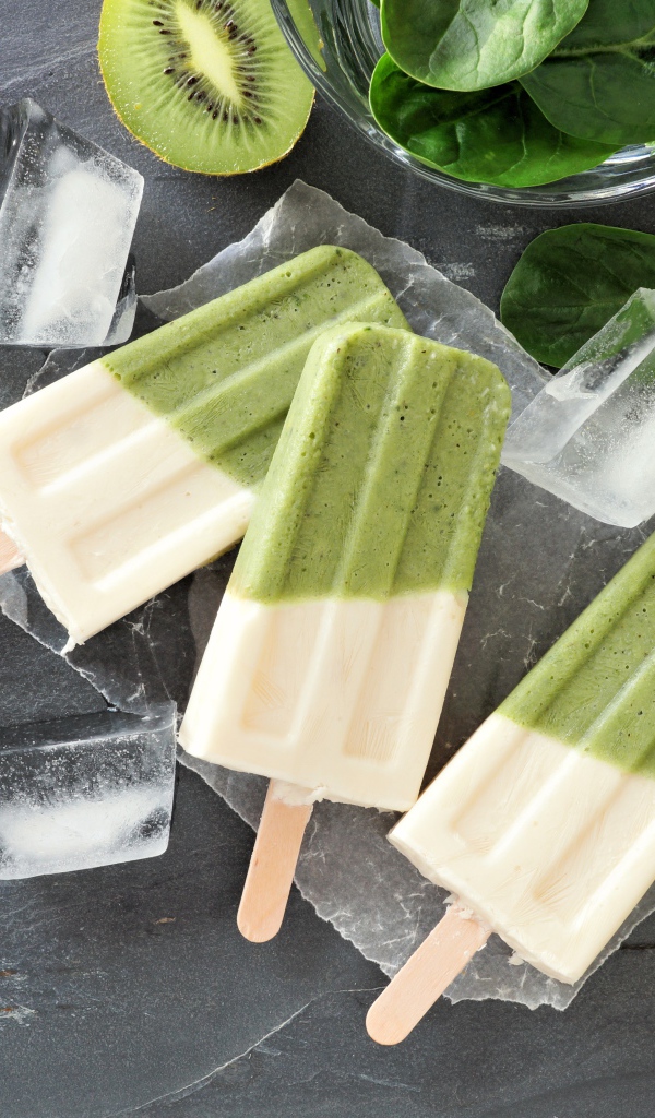 Освежающее фруктовое мороженое с лаймом и яблоком