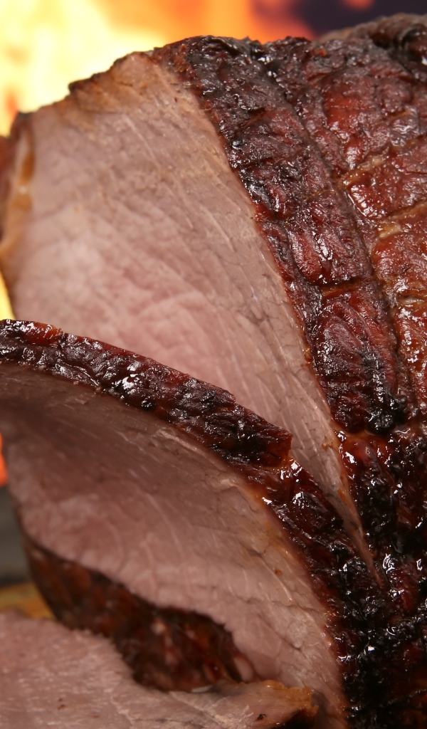 Аппетитный сочный запеченный кусок мяса