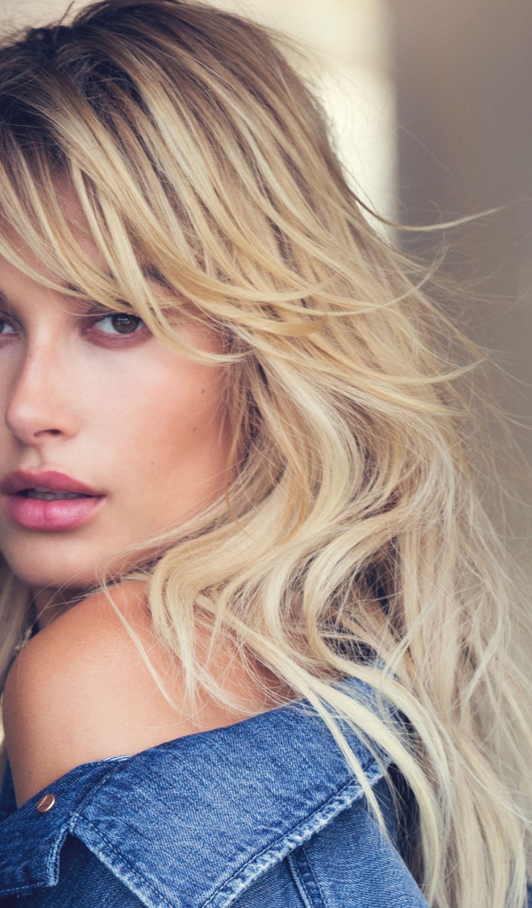 Красивая девушка модель Хейли Болдуин