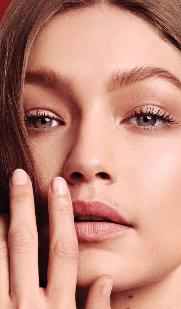 Нежная девушка модель Джиджи Хадид лицо крупным планом