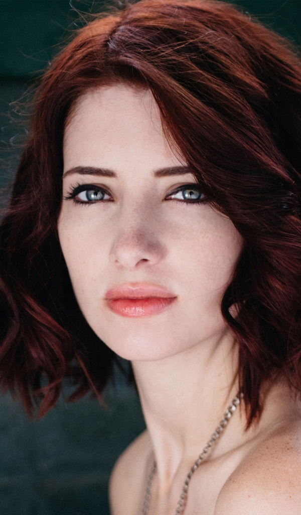 Молодая девушка, модель Сьюзан Коффи