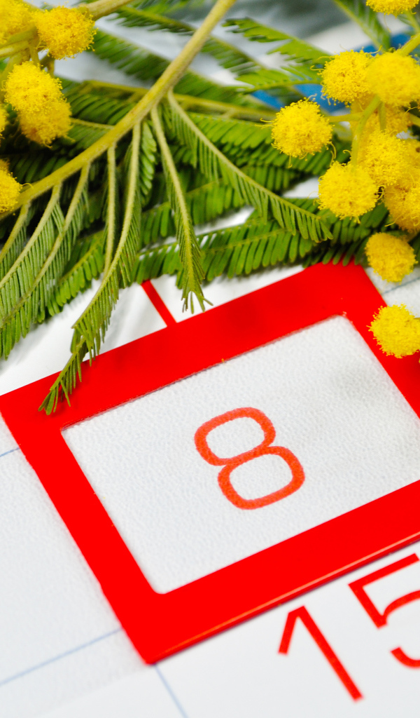 8 марта на календаре крупным планом