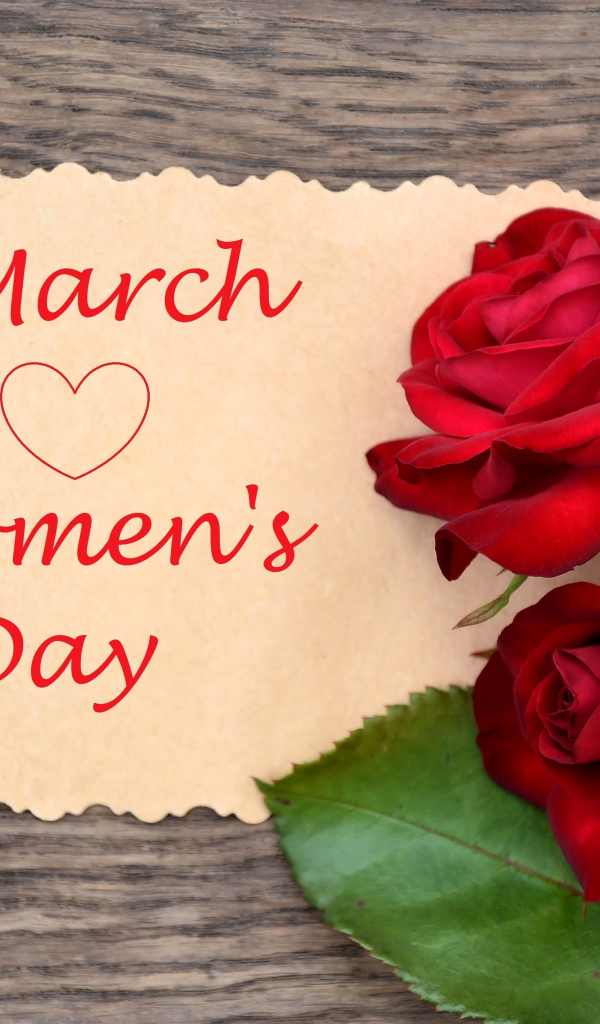 Три красных розы на Международный женский день 8 марта