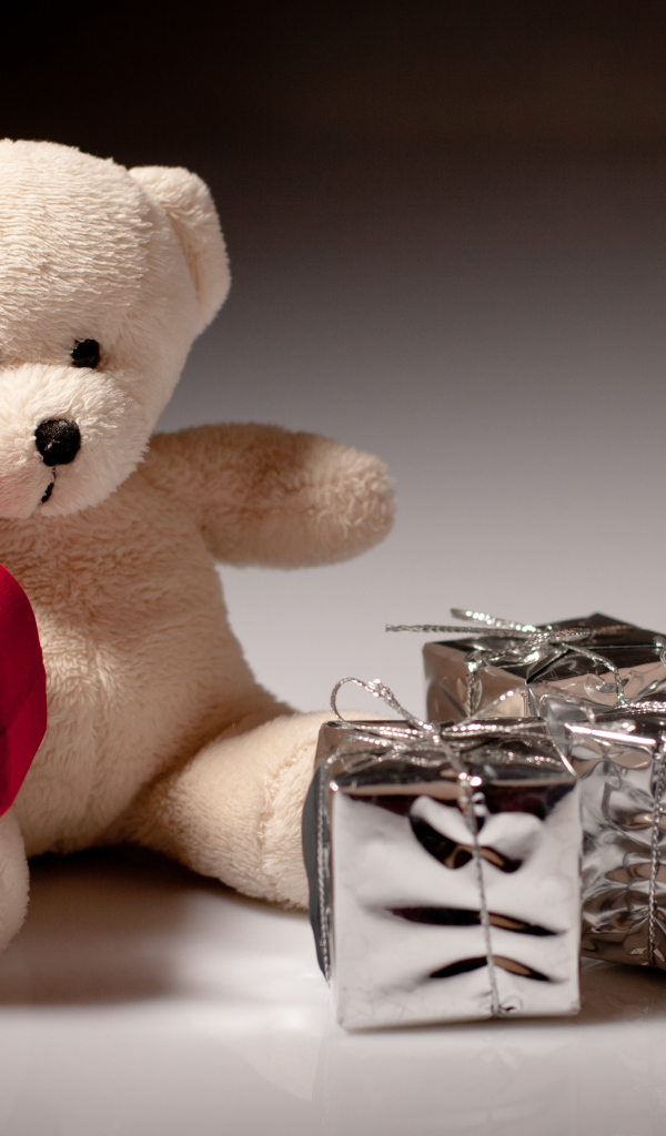 Плюшевый мишка Тедди с красной коробкой для кольца