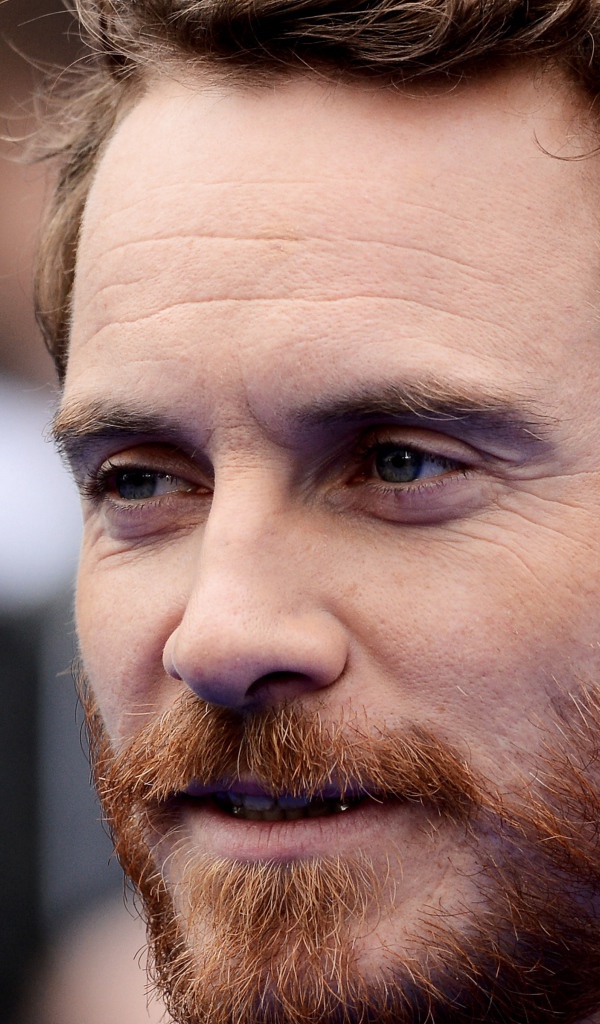 Актер Майкл Фассбендер с бородой