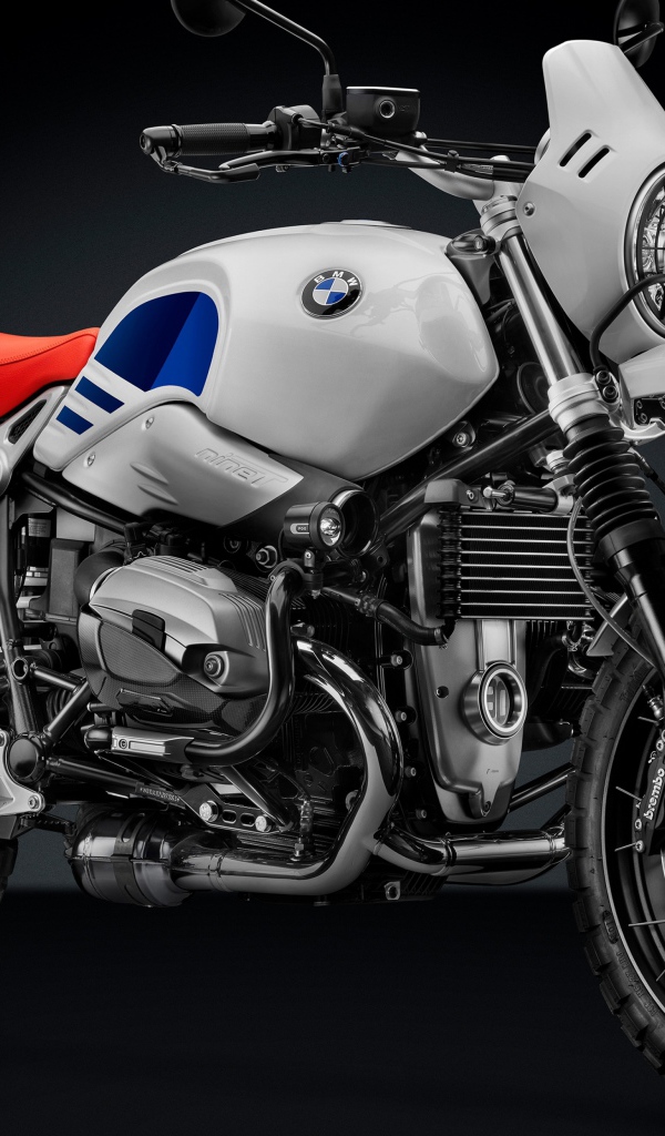 Мотоцикл BMW R nineT Urban GS, 2018 на черном фоне