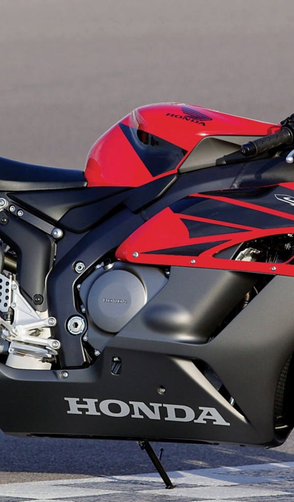 Красный мотоцикл Honda CBR1000RR