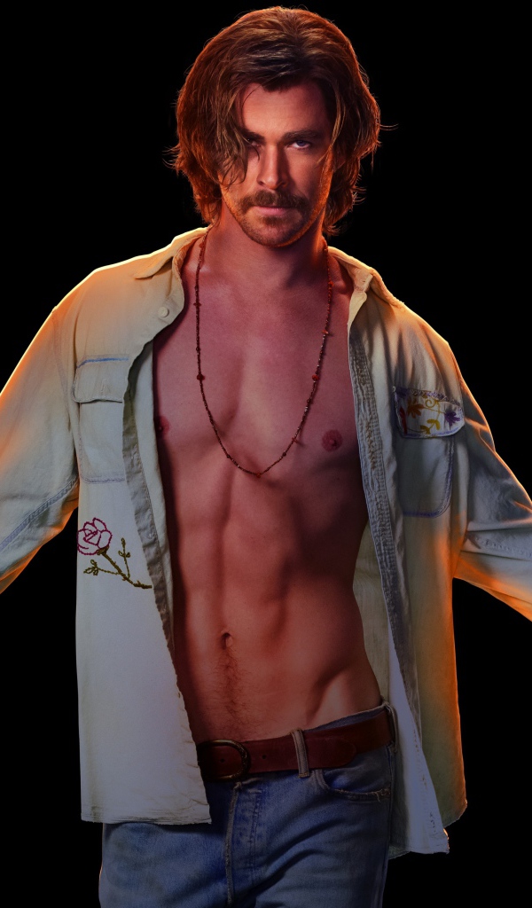 Актер Крис Хемсворт в фильме Ничего хорошего в отеле «Эль Рояль», 2018