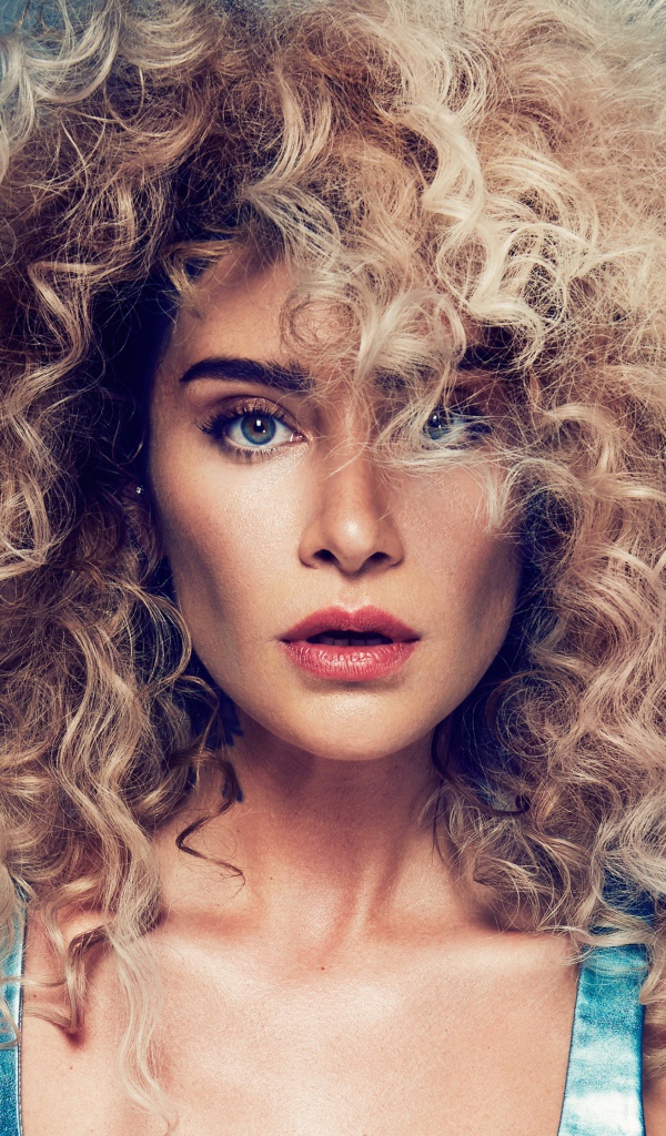 Красивая турецкая певица Sıla